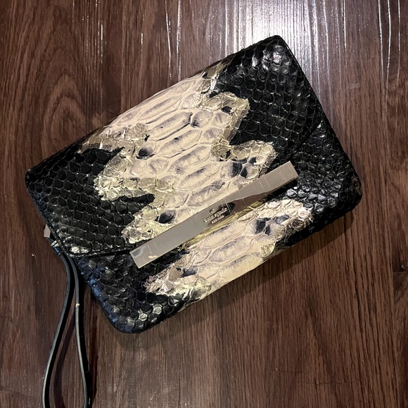 Kate Spade leather snake skin wristlet, lightly used - Picture 1 of 4